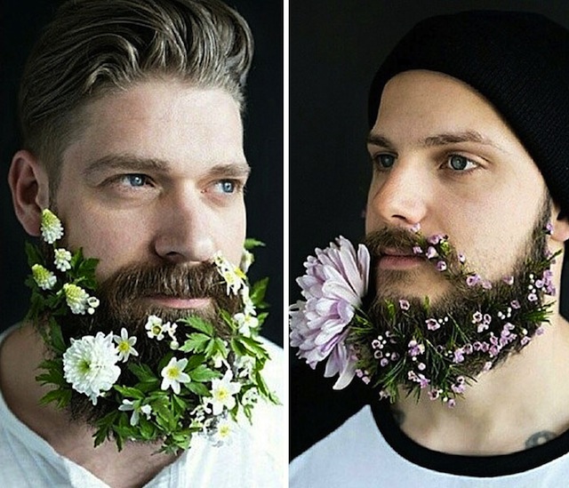 髭に花をデコる